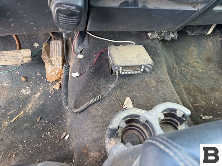 2002-chevrolet-silverado-1500-image-27