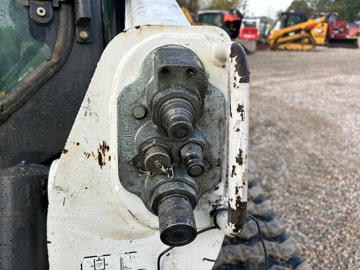 2017-bobcat-t770-image-11