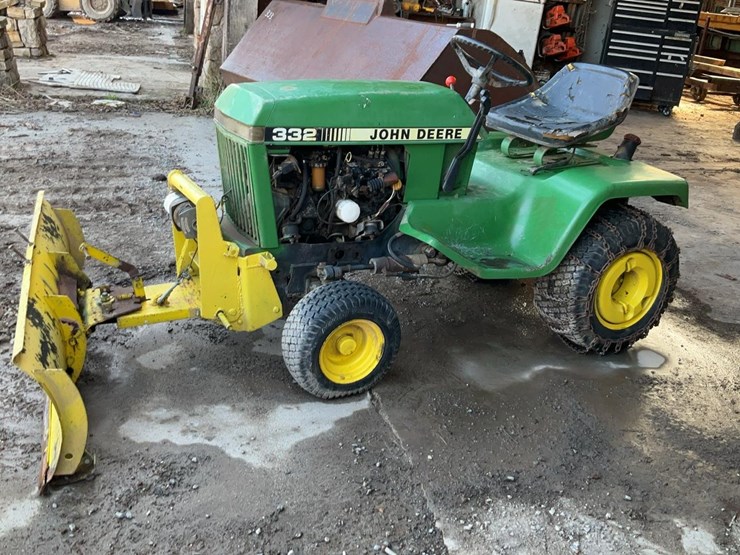 john-deere-332-image-2