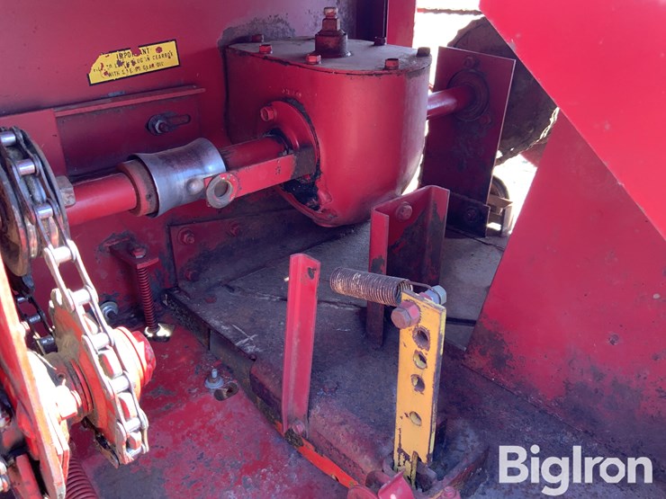 new-holland-277-image-17