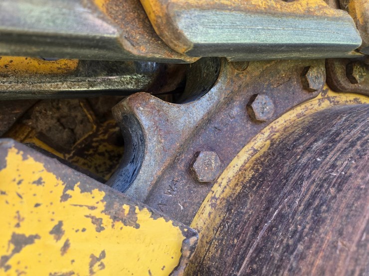 2014-caterpillar-953d-image-82