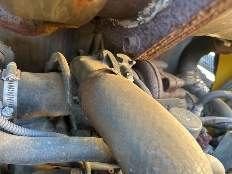 new-holland-l216-image-41