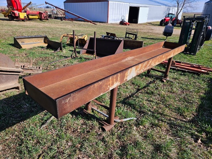 #549-•-14'-steel-feed-bunk-image-2