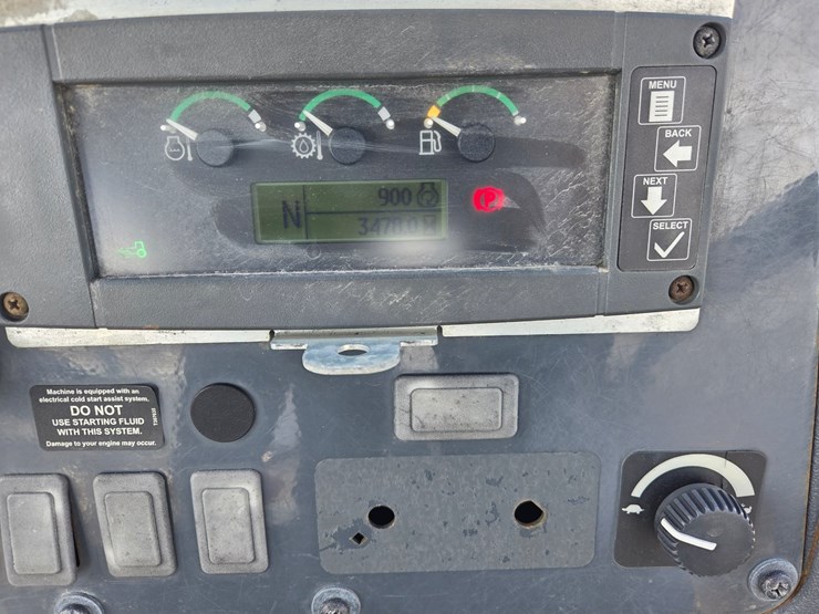 2019-deere-310-image-69