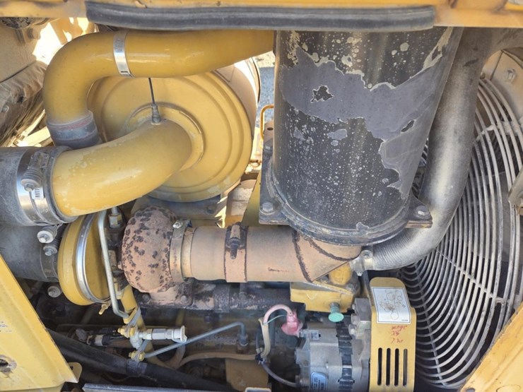 2007-caterpillar-d5n-lgp-image-26