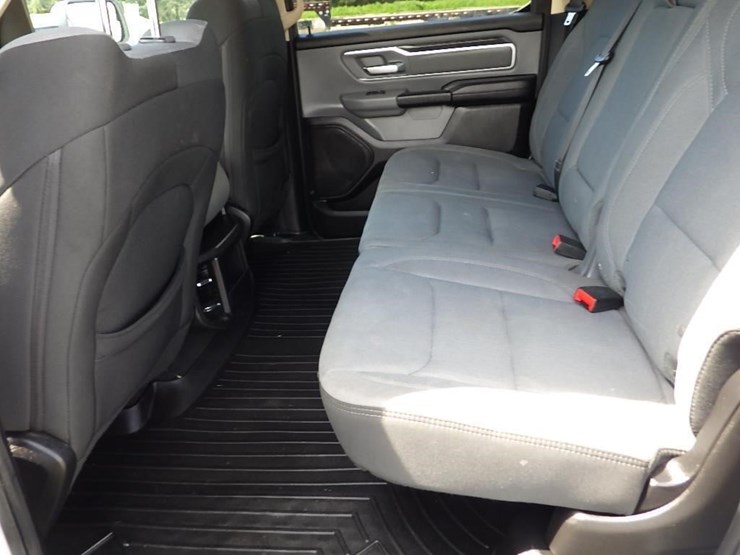 2019-dodge-1500-image-23