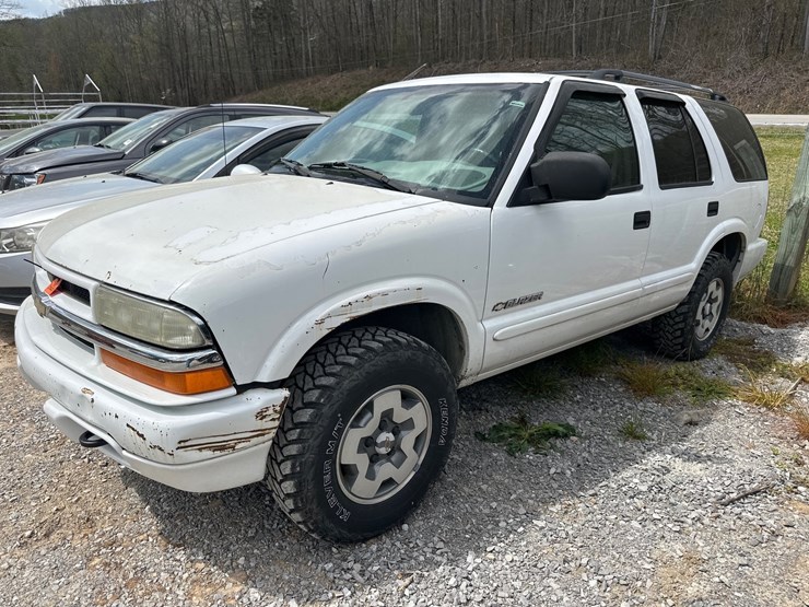 2004-chevrolet-blazer-image-4