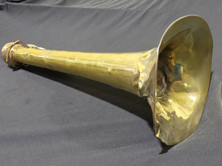 #73-•-brass-horn-image-1