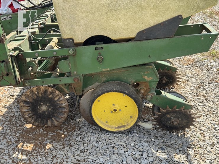 john-deere-7000-image-9