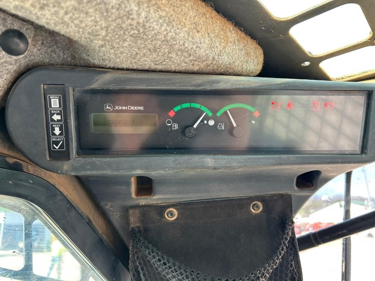 2021-deere-325g-image-23