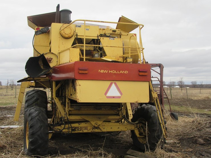 new-holland-tr96-image-3