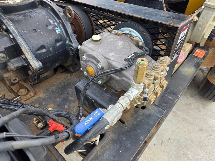 2019-massey-ferguson-8-image-15