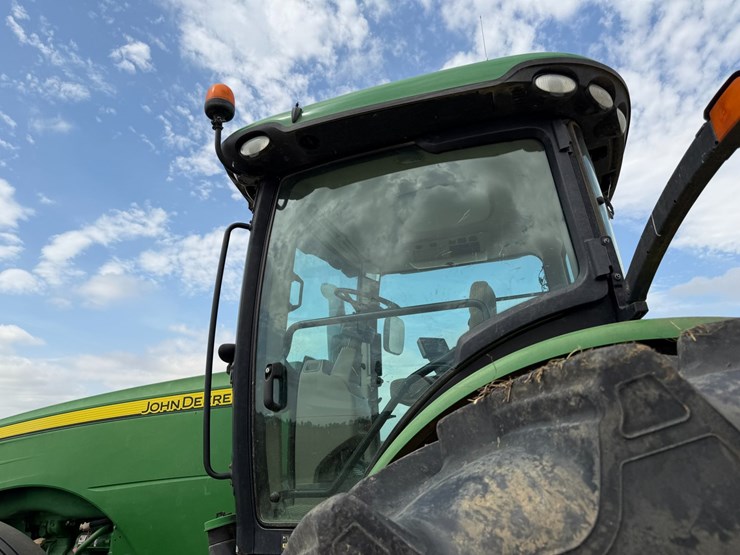 2012-john-deere-8235r-image-28
