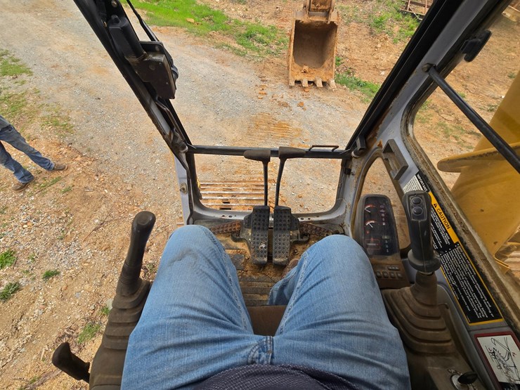 deere-892e-lc-image-57