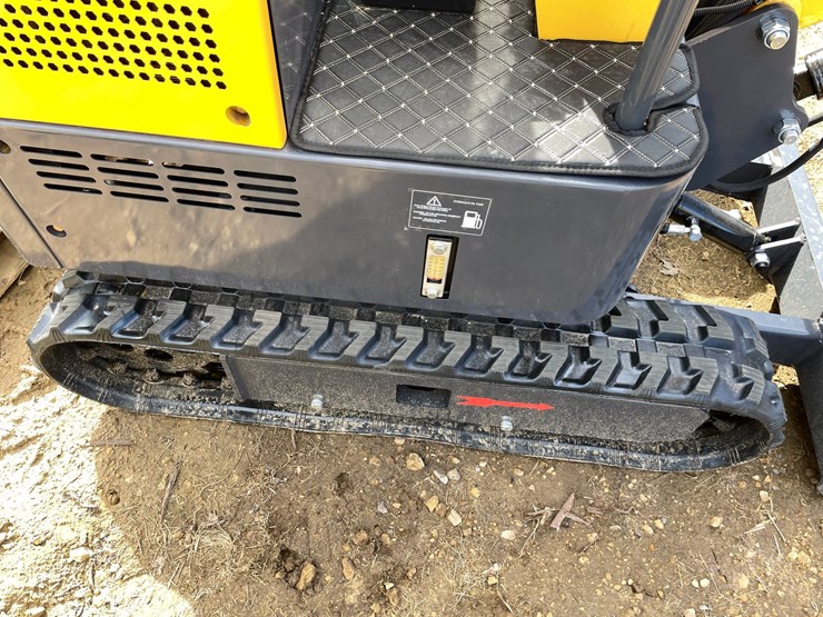 #900-•-landhonor-mini-excavator-image-25