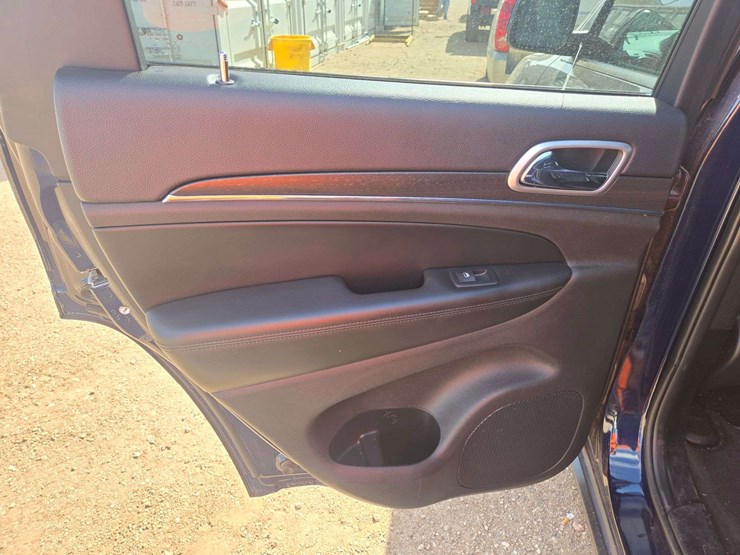 2018-jeep-grand-cherokee-limited-image-5