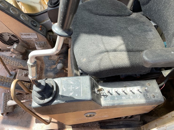 caterpillar-225-image-42