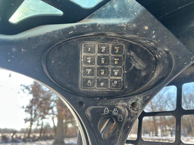 2017-bobcat-t550-image-34