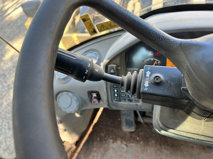 volvo-l250g-image-70