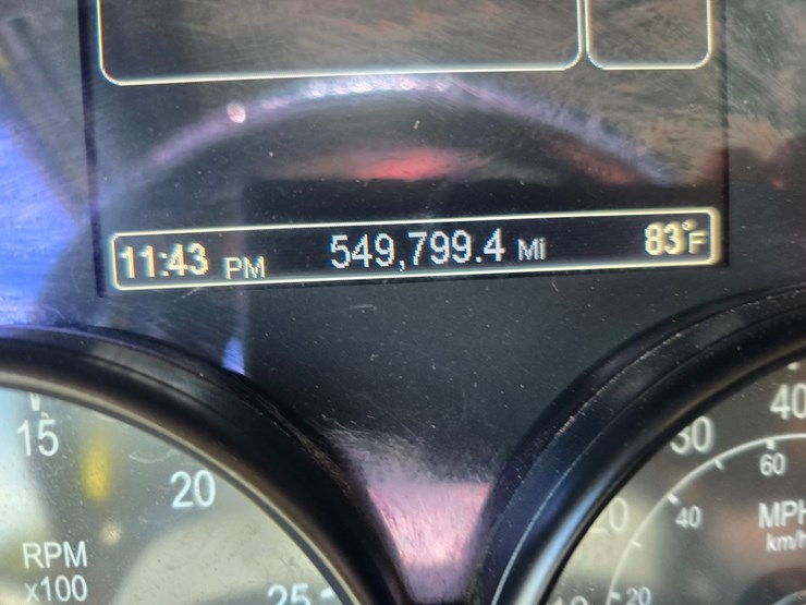 2017-peterbilt-579-image-55