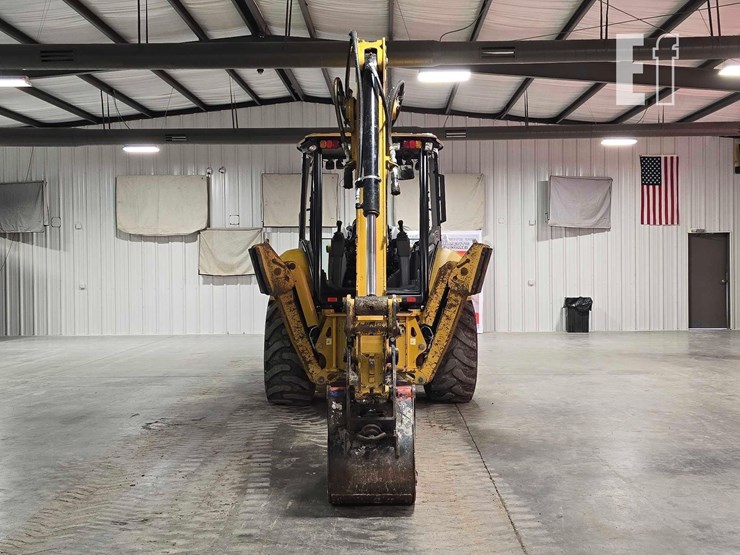 2021-caterpillar-420-image-8