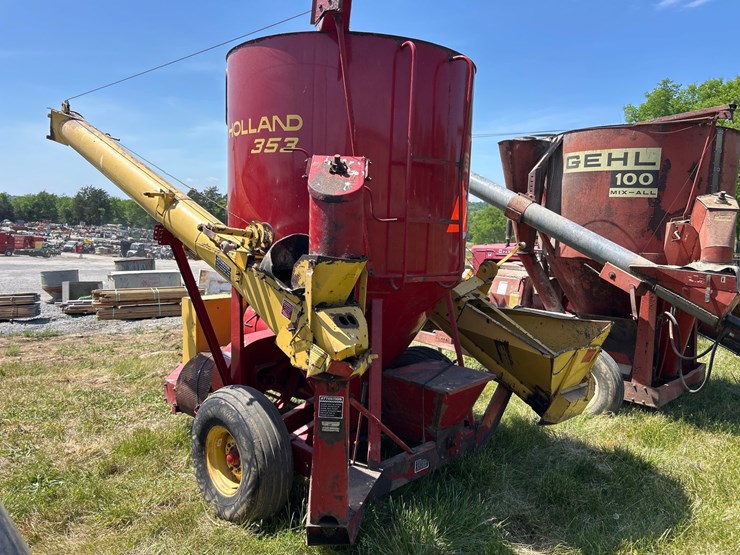 new-holland-353-image-6