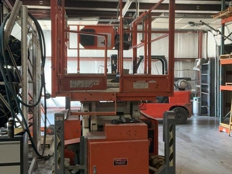 #401-•-snorkel-4wd-rough-terrain-27'-scissor-lift-image-6