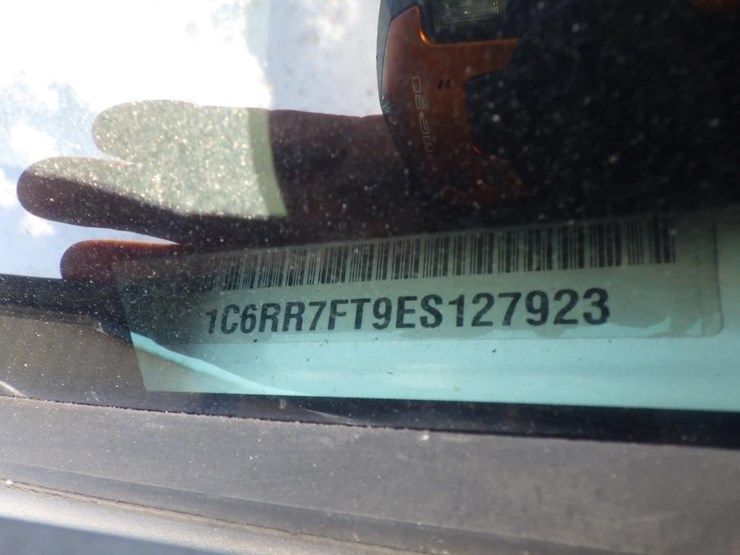 2014-dodge-1500-image-15