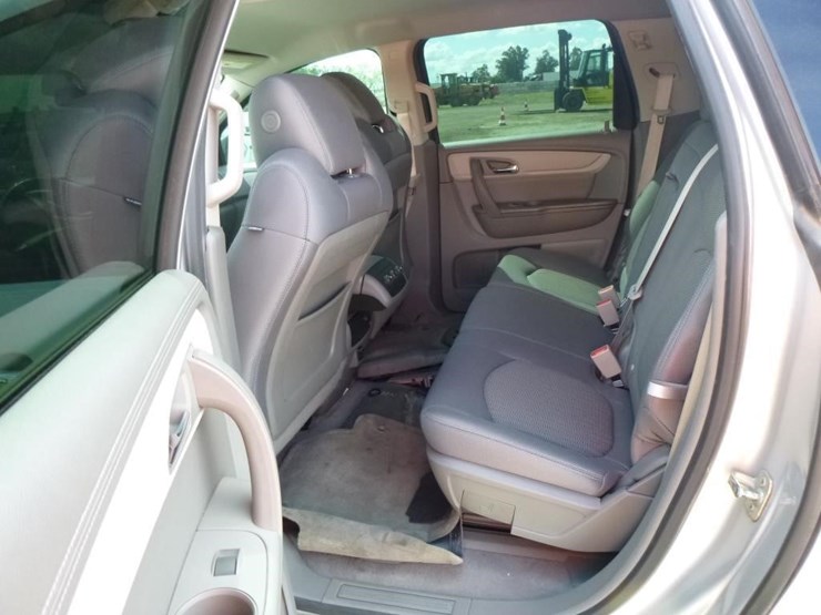 2015-chevrolet-traverse-image-12