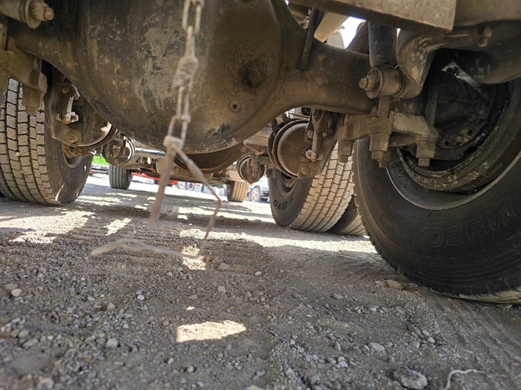 2017-peterbilt-348-image-86