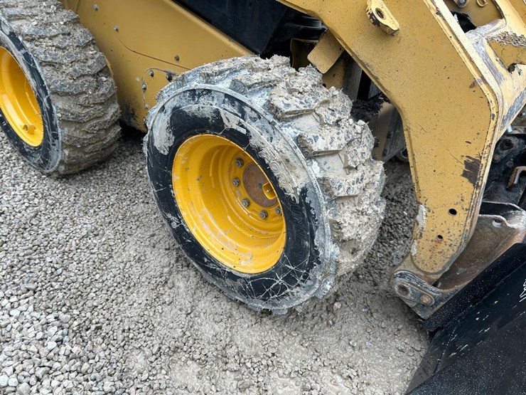 caterpillar-256c-image-12