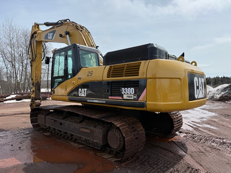 caterpillar-330d-image-3