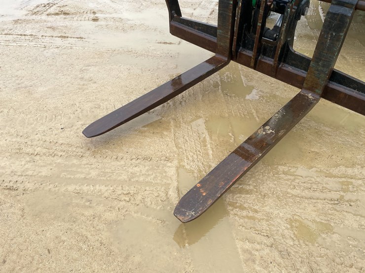 2014-sky-trak-6042-image-33