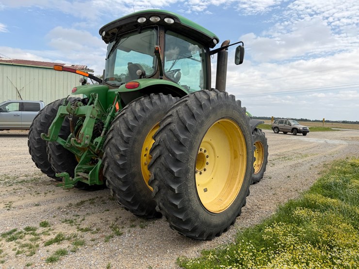 2010-john-deere-8270r-image-3