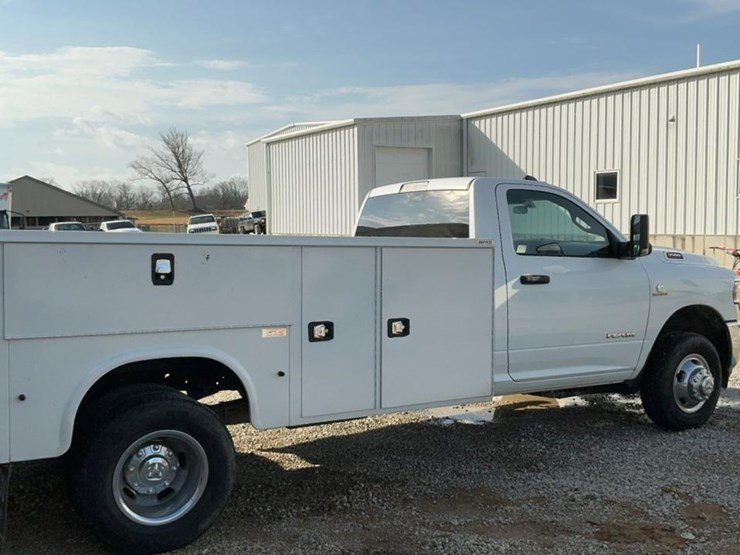 2022-dodge-3500-image-5