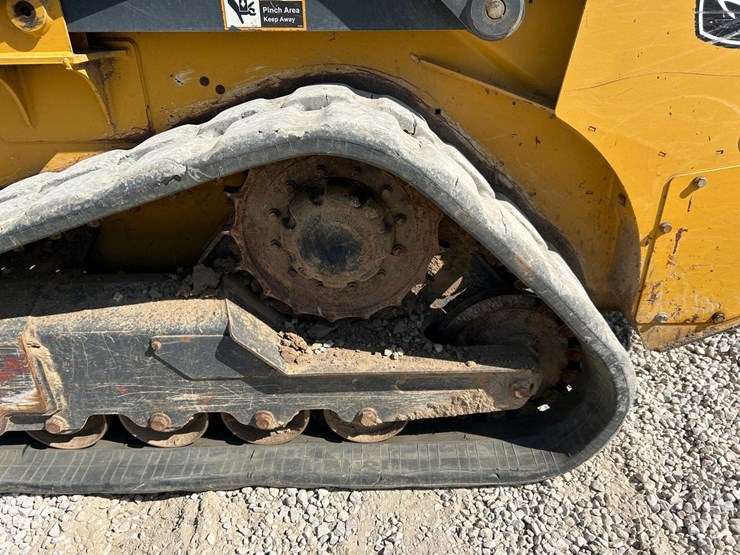 2019-deere-317g-image-18