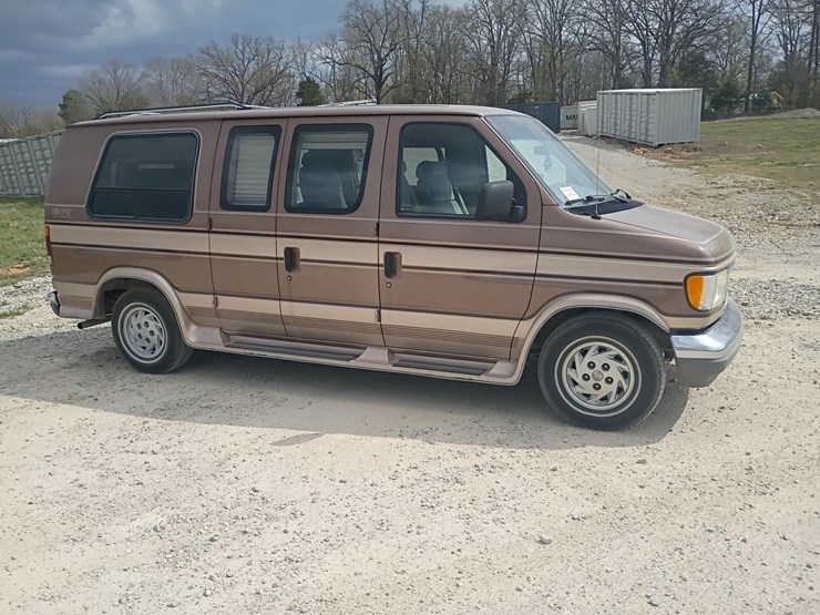 1992-ford-e150-image-12
