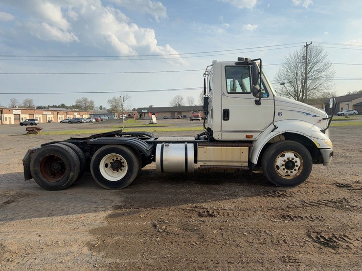 2015-international-8600-image-6