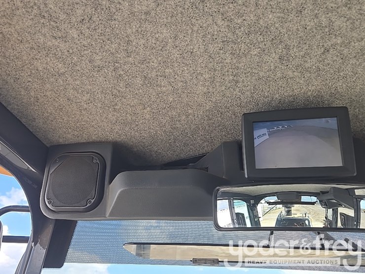 2019-deere-670g-image-123