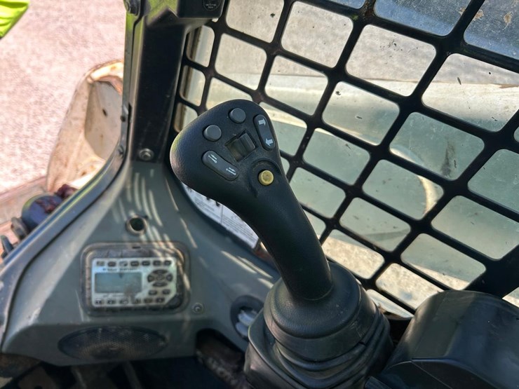 bobcat-t770-image-27