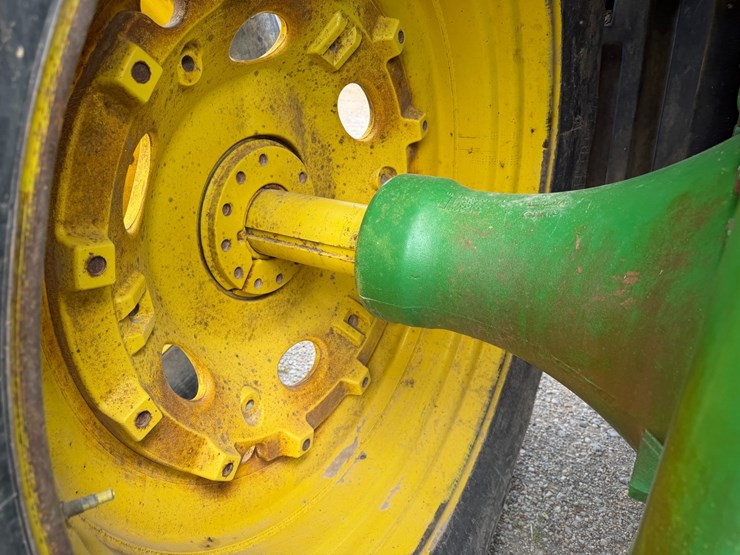 2012-john-deere-8285r-image-14