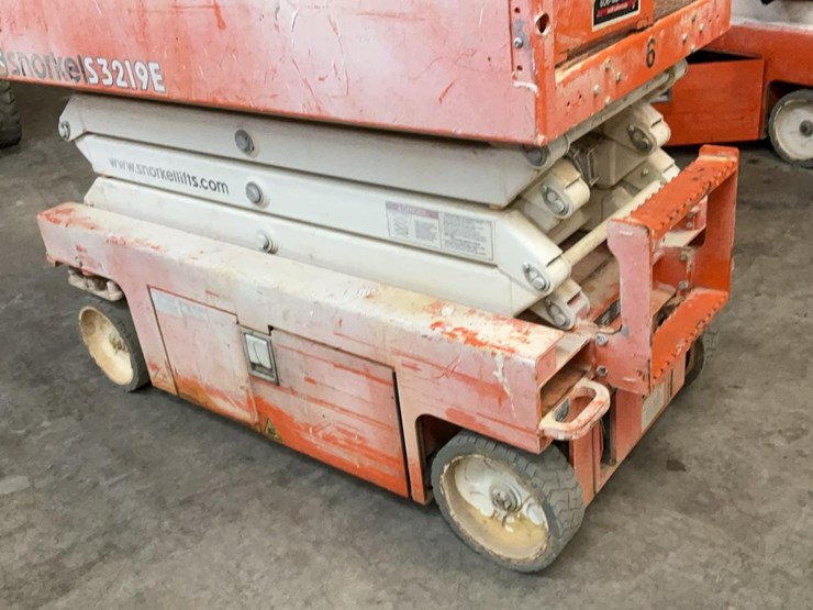 #413-•-2019-snorkel-19'-scissor-lift-image-12