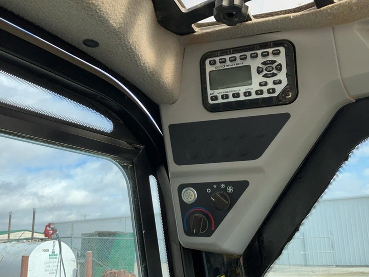 2021-jcb-215t-image-23