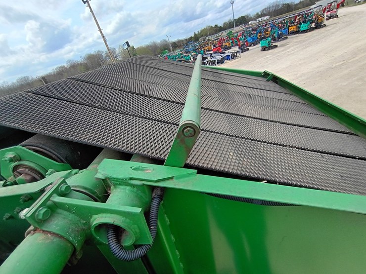 2000-john-deere-556-image-27