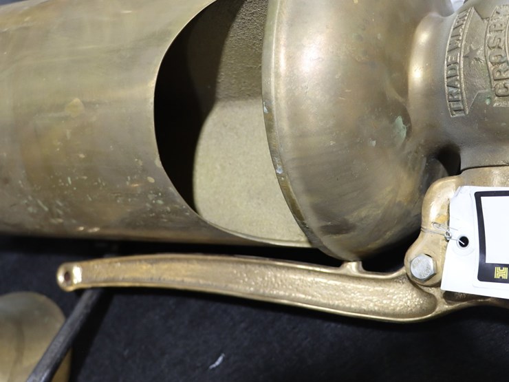 #81-•-brass-steam-whistle-with-handle-image-4