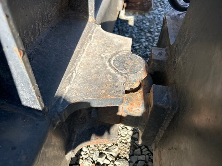 caterpillar-ch75-image-15