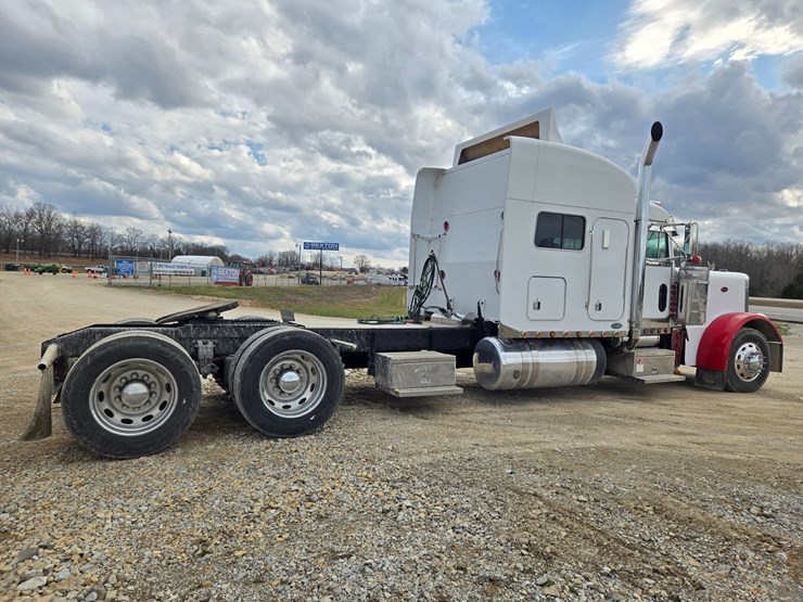 2000-peterbilt-379-image-20