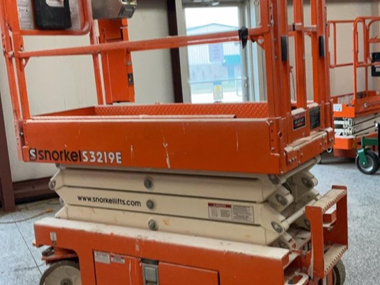 #433-•-2023-snorkel-19'-scissor-lift-image-5