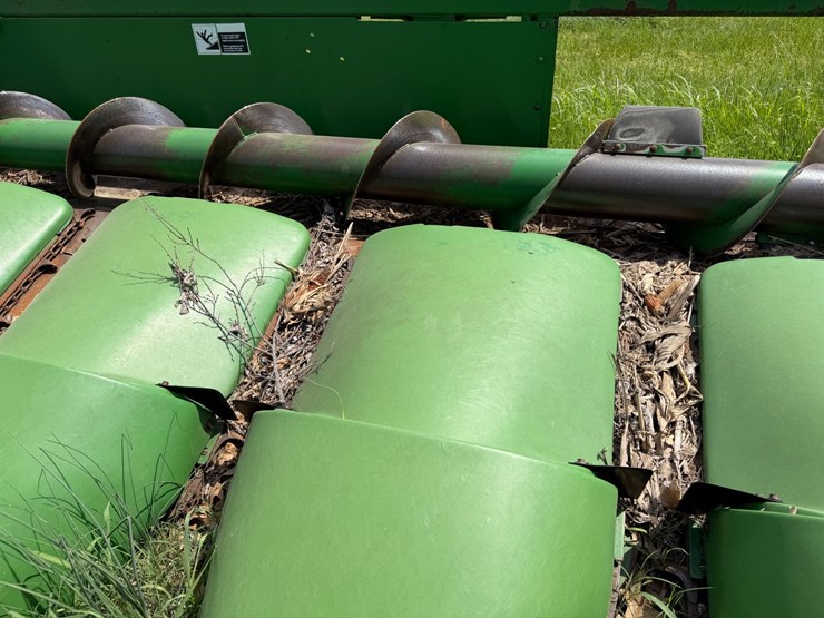 2000-john-deere-894-image-27