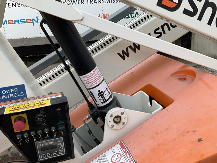#311-•-snorkel-38'-articulating-lift-image-17